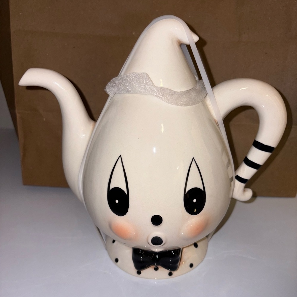 Johanna Parker Ghost Teapot.
